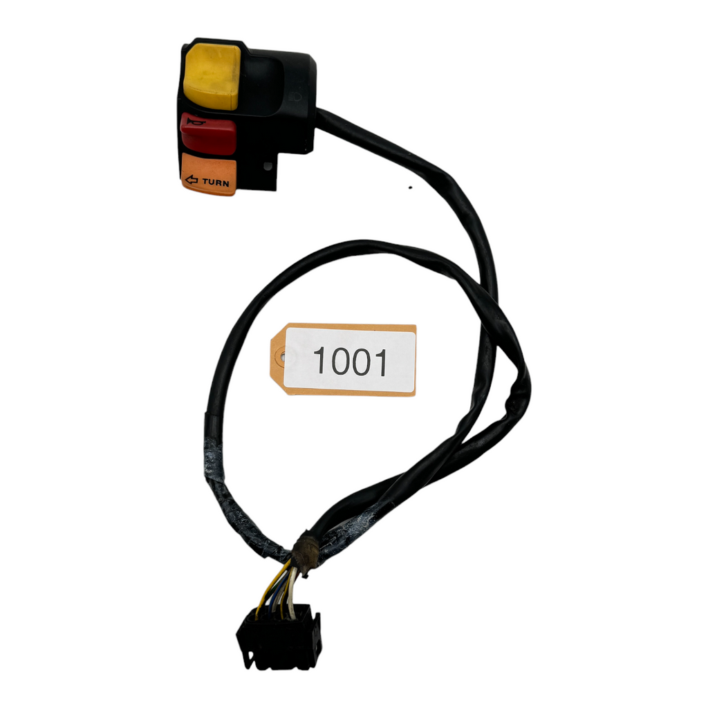 その他 WCCF10-11 61315A64C25 - TRUNK LID LOCK SWITCH CENTER | Turner Motorsport